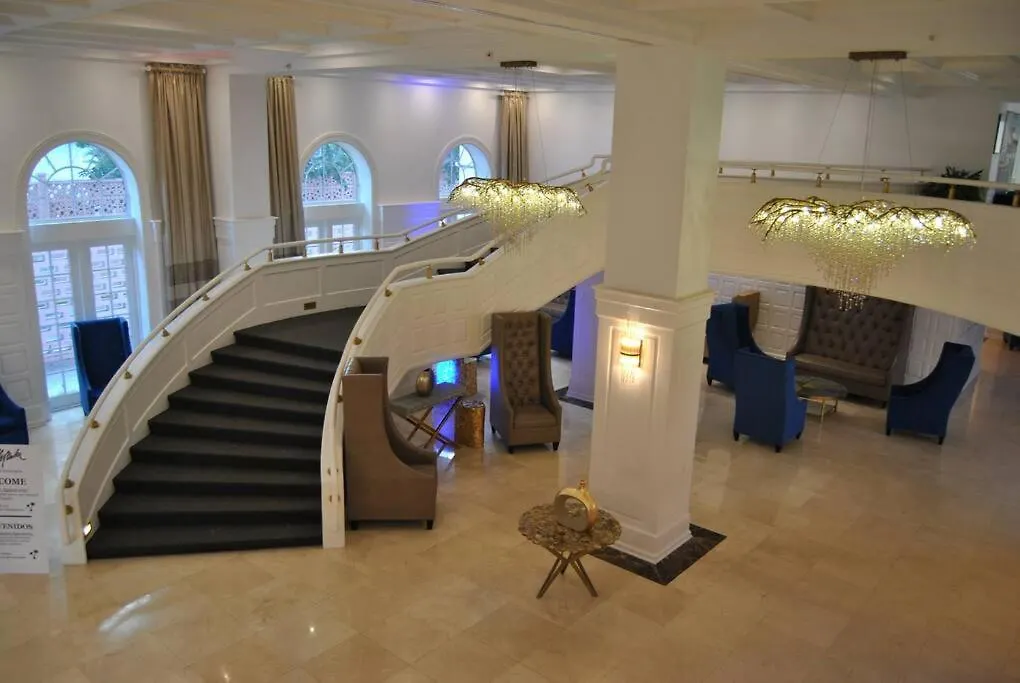 Ocean Front 2 Bedroom And 2 Bathroom Apartment At The Alexander Resort-1